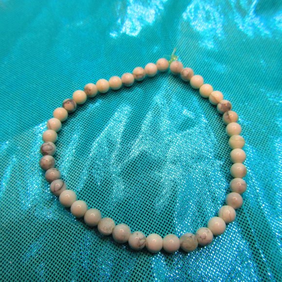 White Howlite 4mm Round 7" Stretchy Gemstone Bracelet - Picture 2 of 3